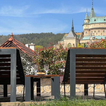 Apartments Hradny Mur Бойниці Екстер'єр фото