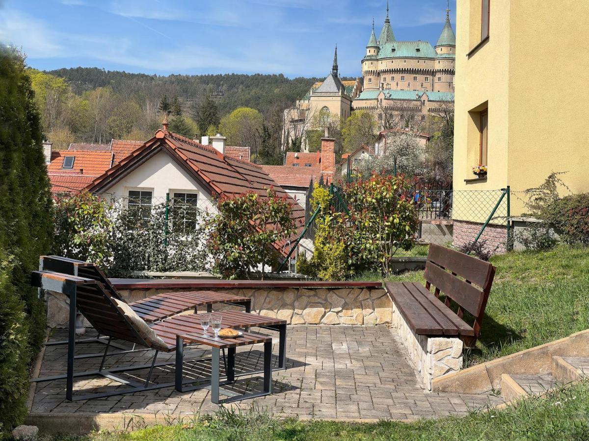 Apartments Hradny Mur Бойниці Екстер'єр фото