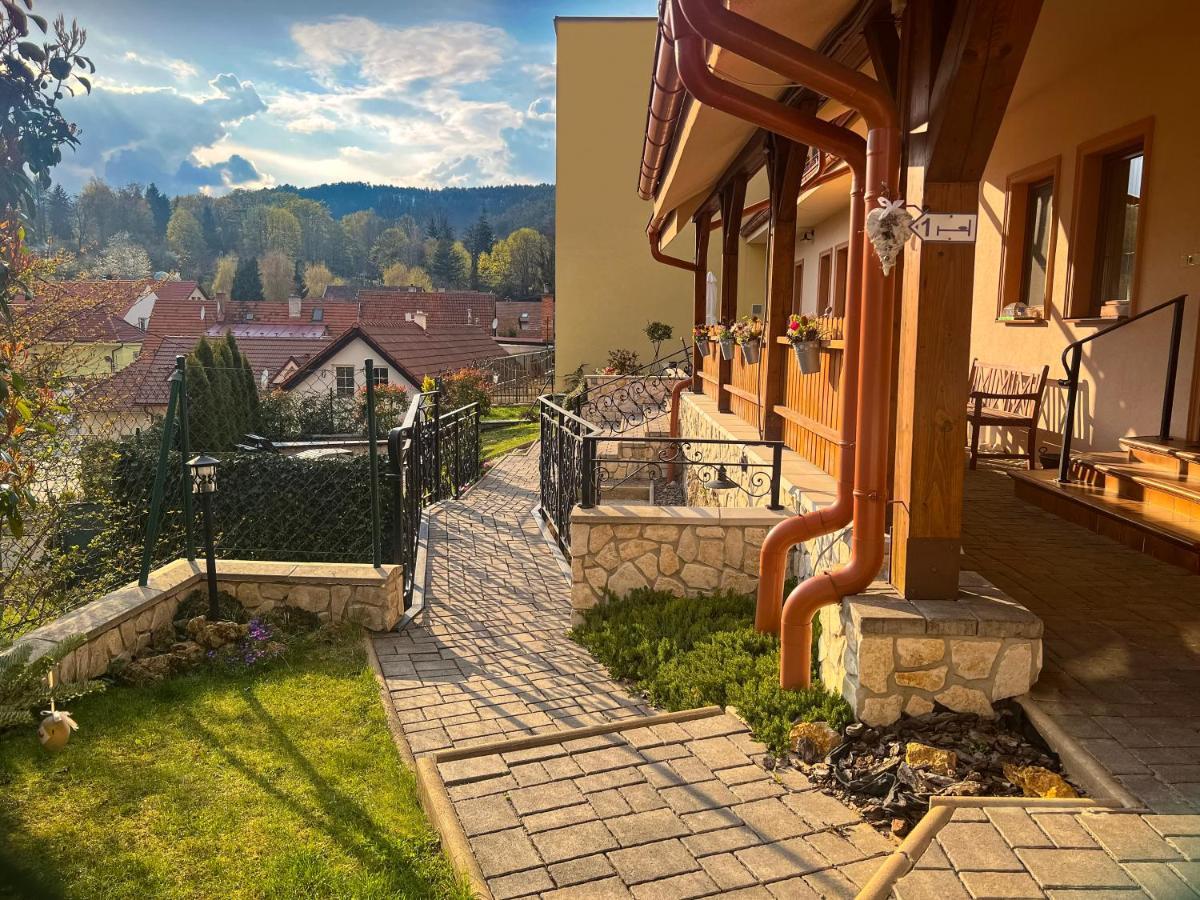 Apartments Hradny Mur Бойниці Екстер'єр фото