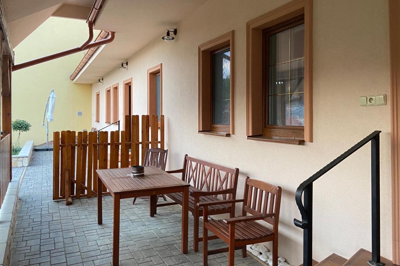Apartments Hradny Mur Бойниці Екстер'єр фото